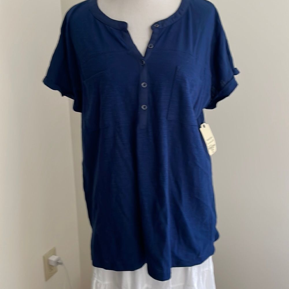 NWT navy blue cuffed sleeve five button 2 pocket T-shirt women’s large